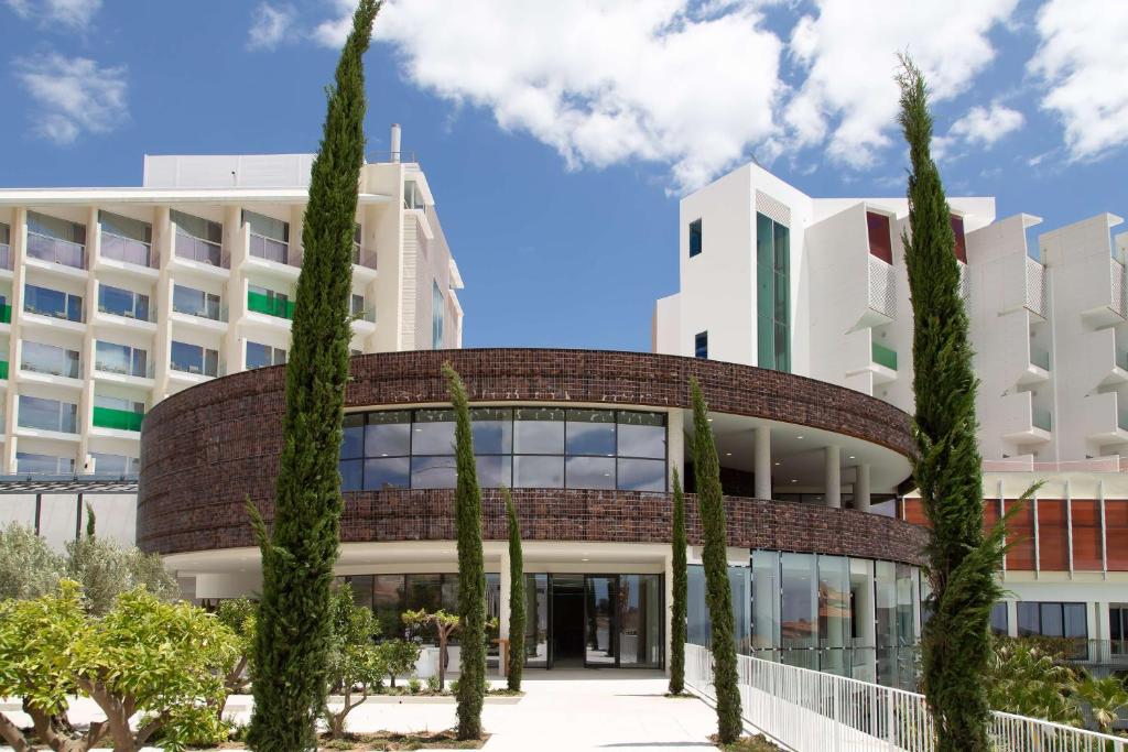 Oferta Nochevieja en Hotel Higueron Curio collection by HILTON